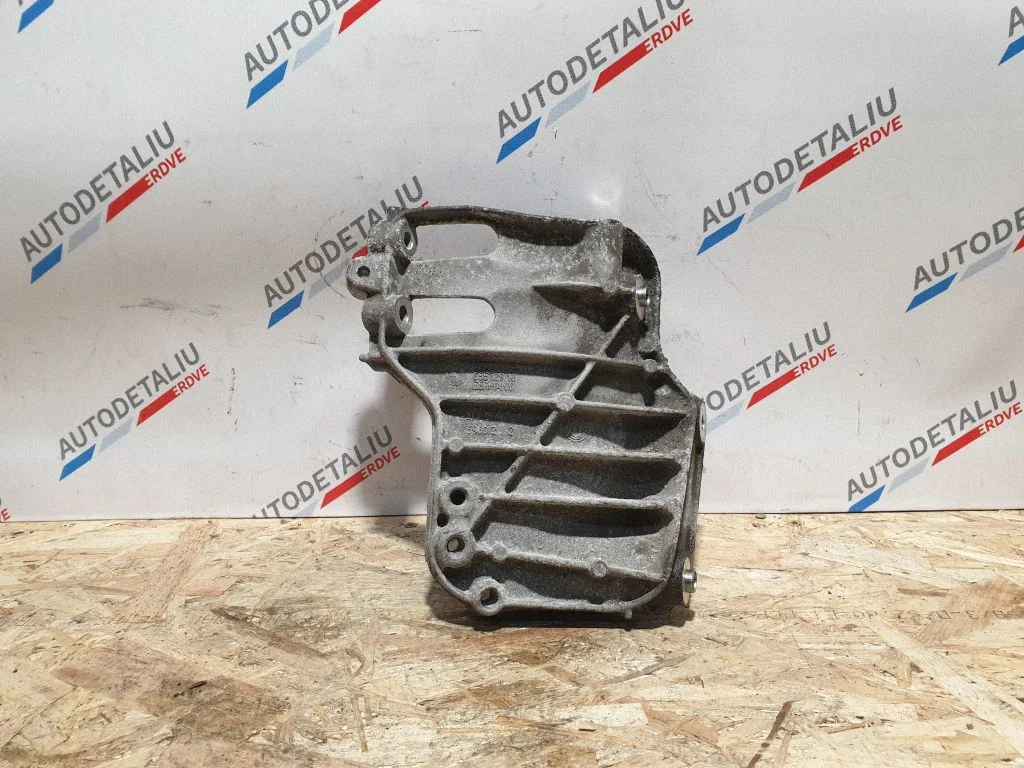 Wspornik sprężarki klimatyzacji – BMW Seria 1 F20 F21 (2011-2019)