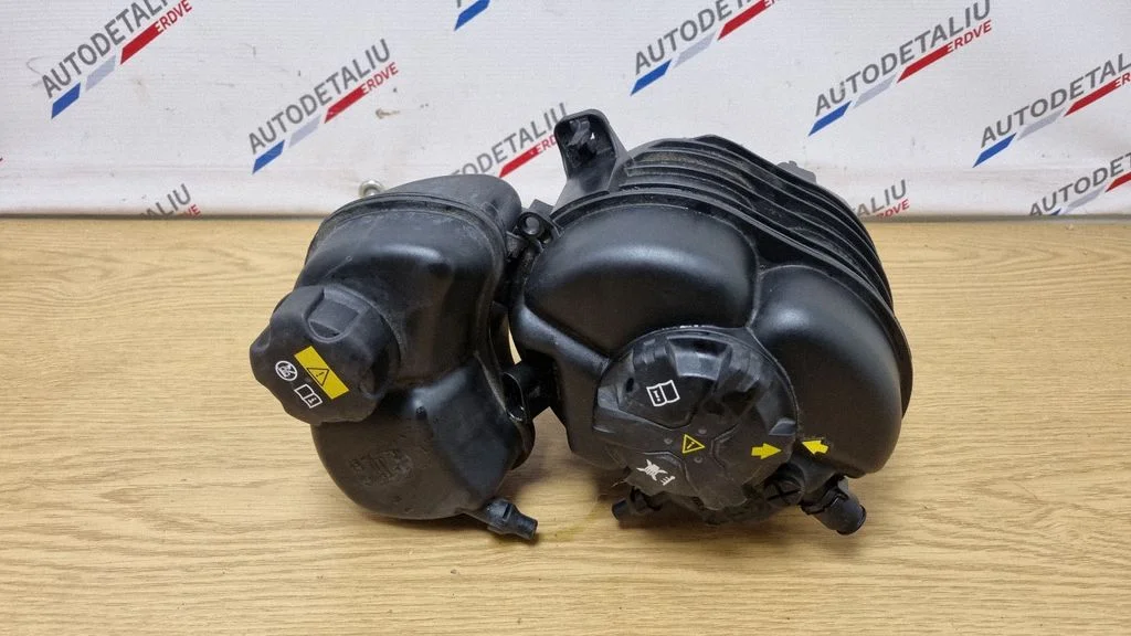 Coolant expansion tank/reservoir 8610653