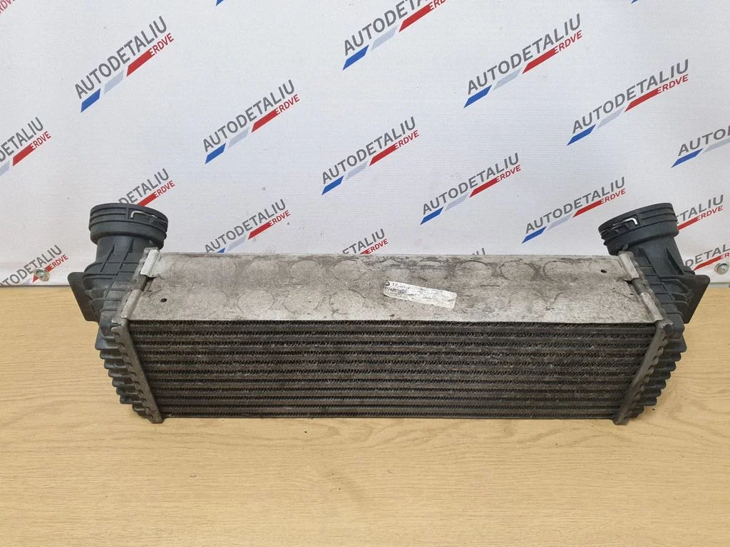 Vahejahuti radiaator 7809321