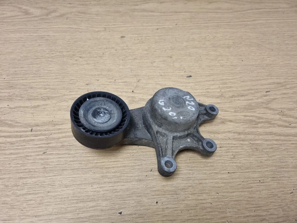 Generator/alternator belt tensioner – BMW 4 Series F32 F33 (2013-2020)