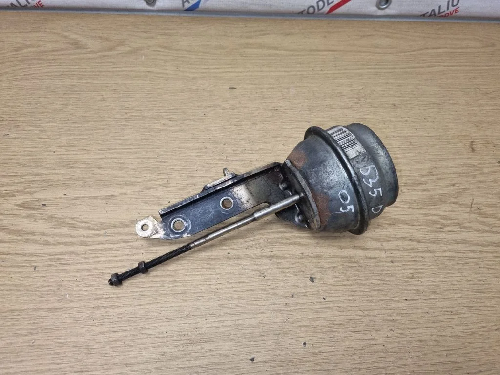Turbo system vacuum part – BMW 5 Series E60 E61 (2004-2010)