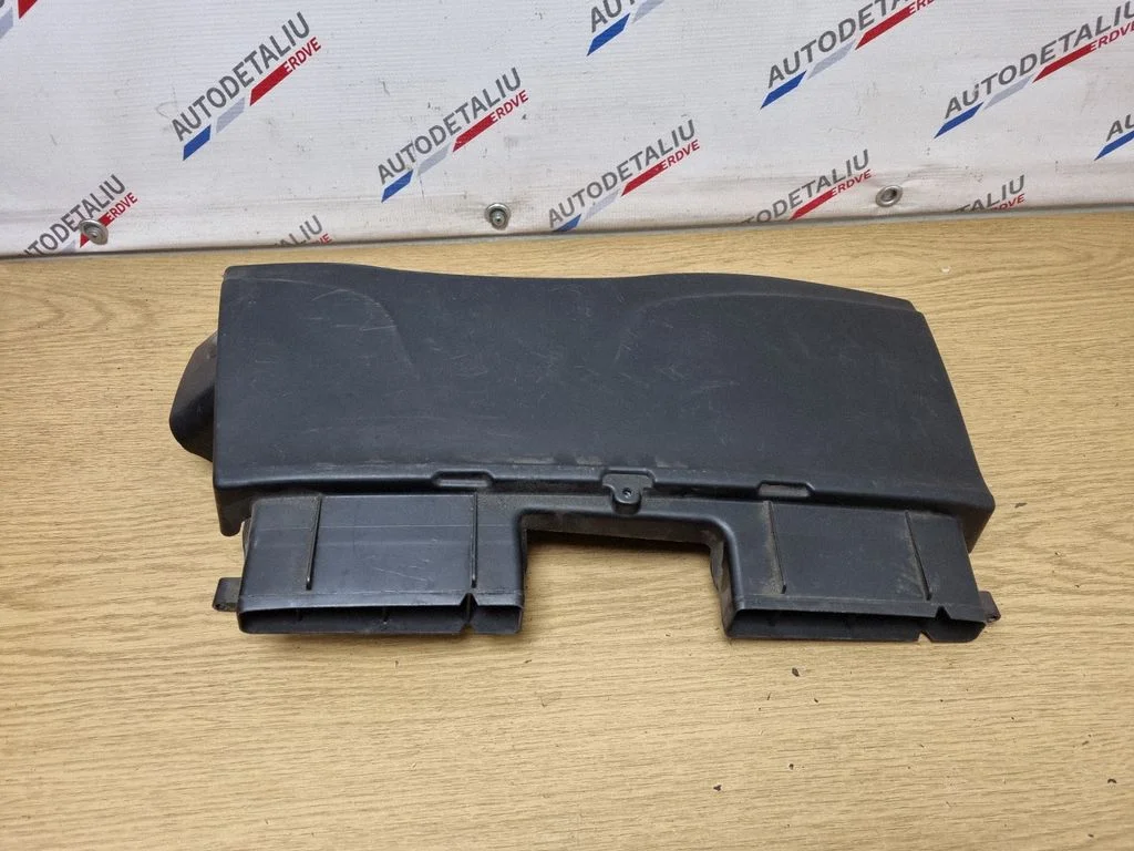 Gaisa ieplūdes kanāla detaļa (-as) – BMW 3. sērija E92 E93 (2005-2014)