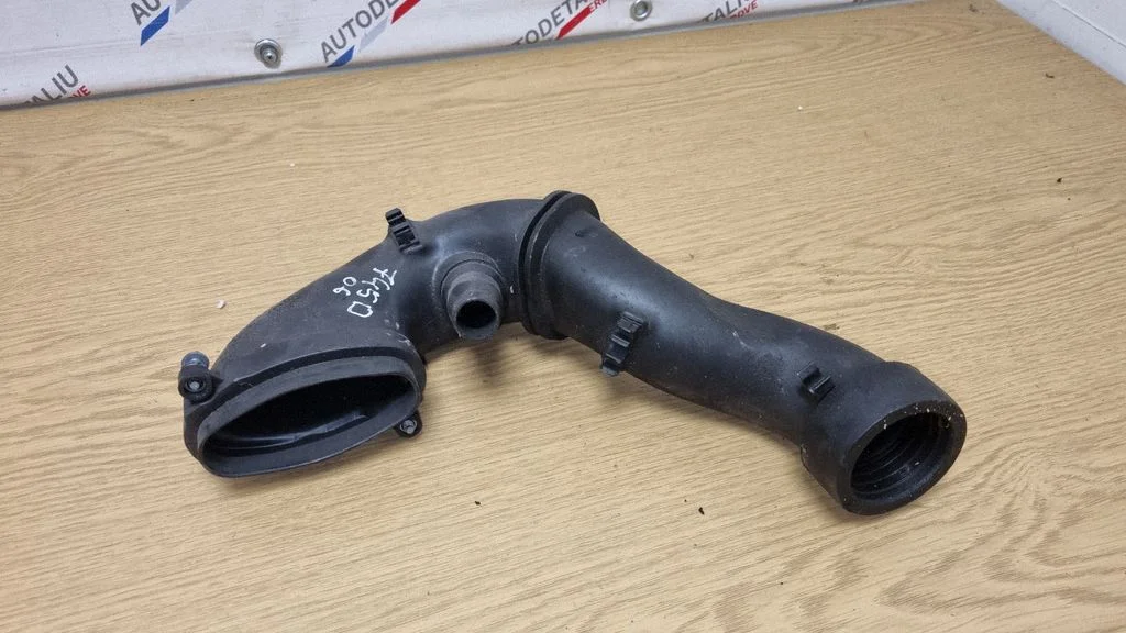 Turbo air intake inlet pipe/hose – BMW 7 Series E65 E66 (2001-2008)