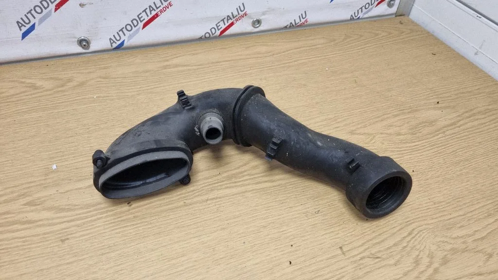 Turbo air intake inlet pipe/hose – BMW 7 Series E65 E66 (2001-2008)