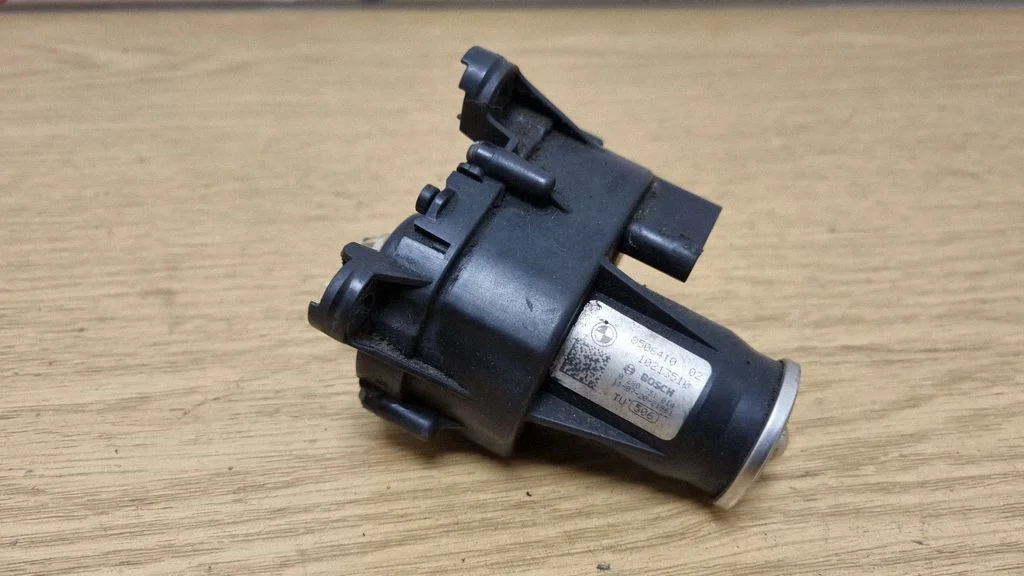 Ieplūdes kolektora vārsta motoriņš 8506410