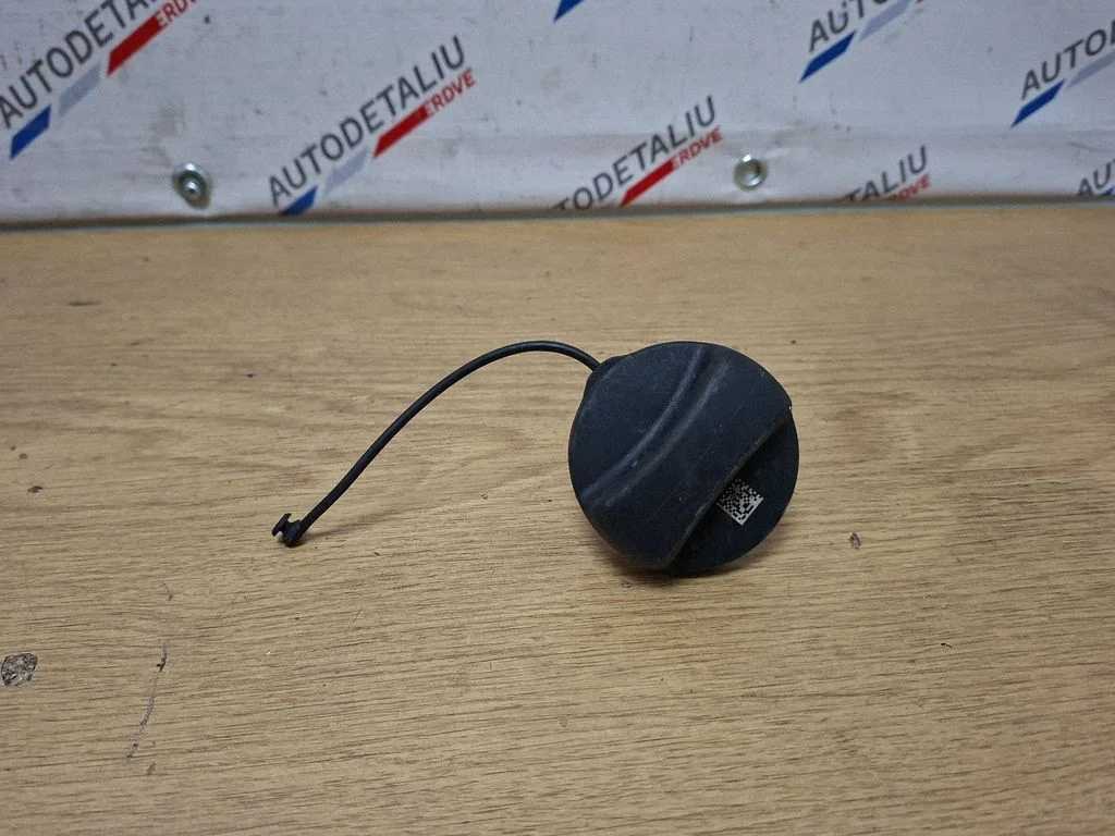 Kütusepaagi keeratav kork 7482902