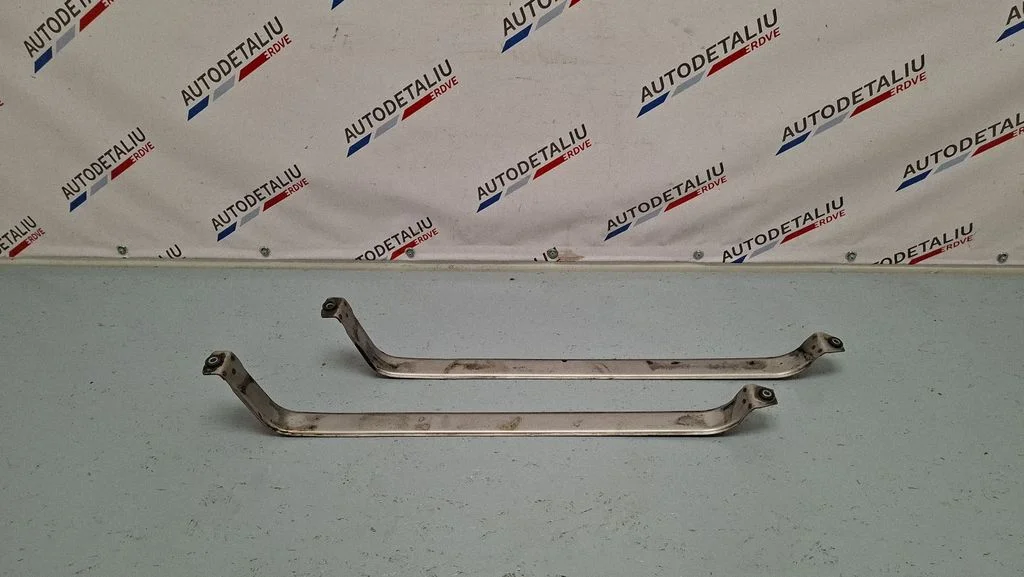 Fuel tank mounting bracket 7430972