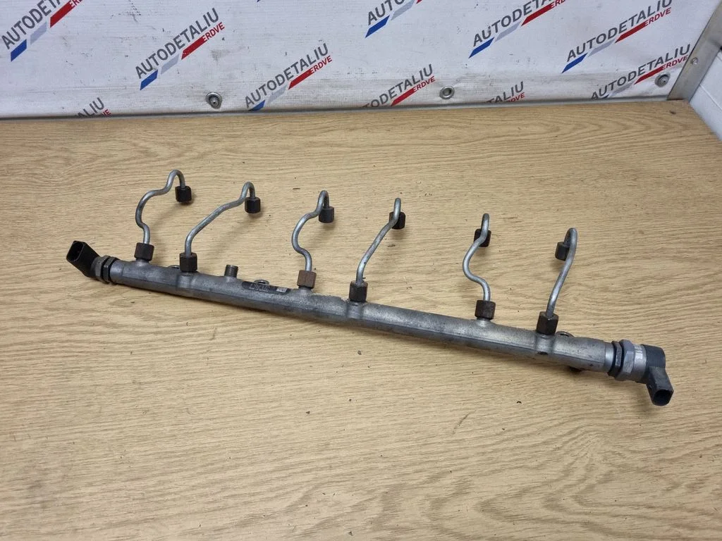 Fuel main line pipe 7795514