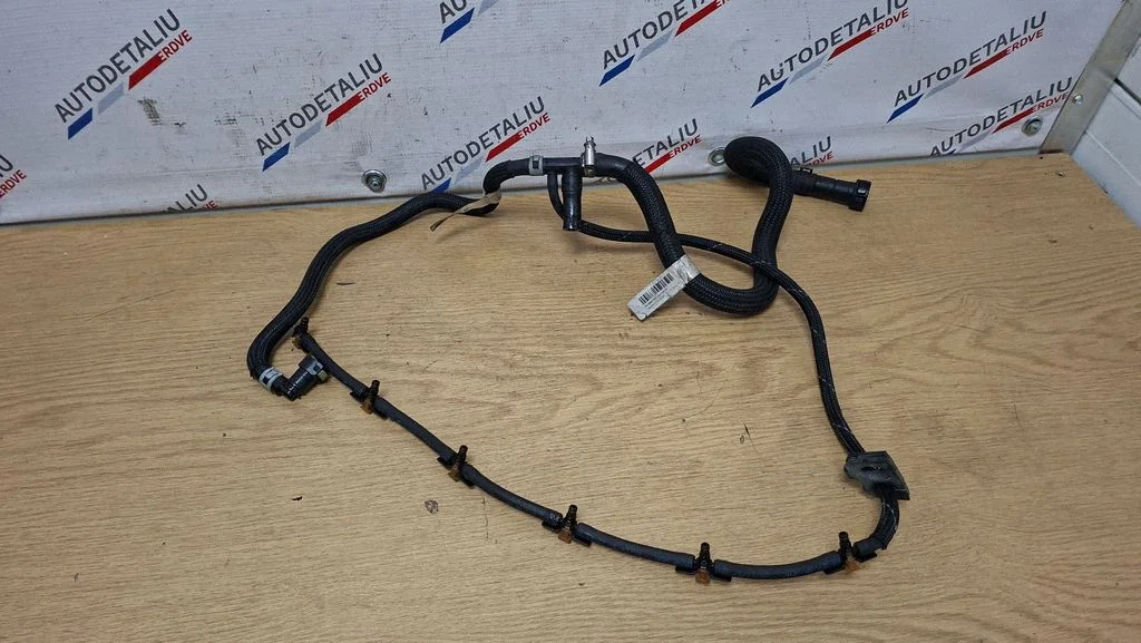 Fuel injector supply line/pipe 7823400