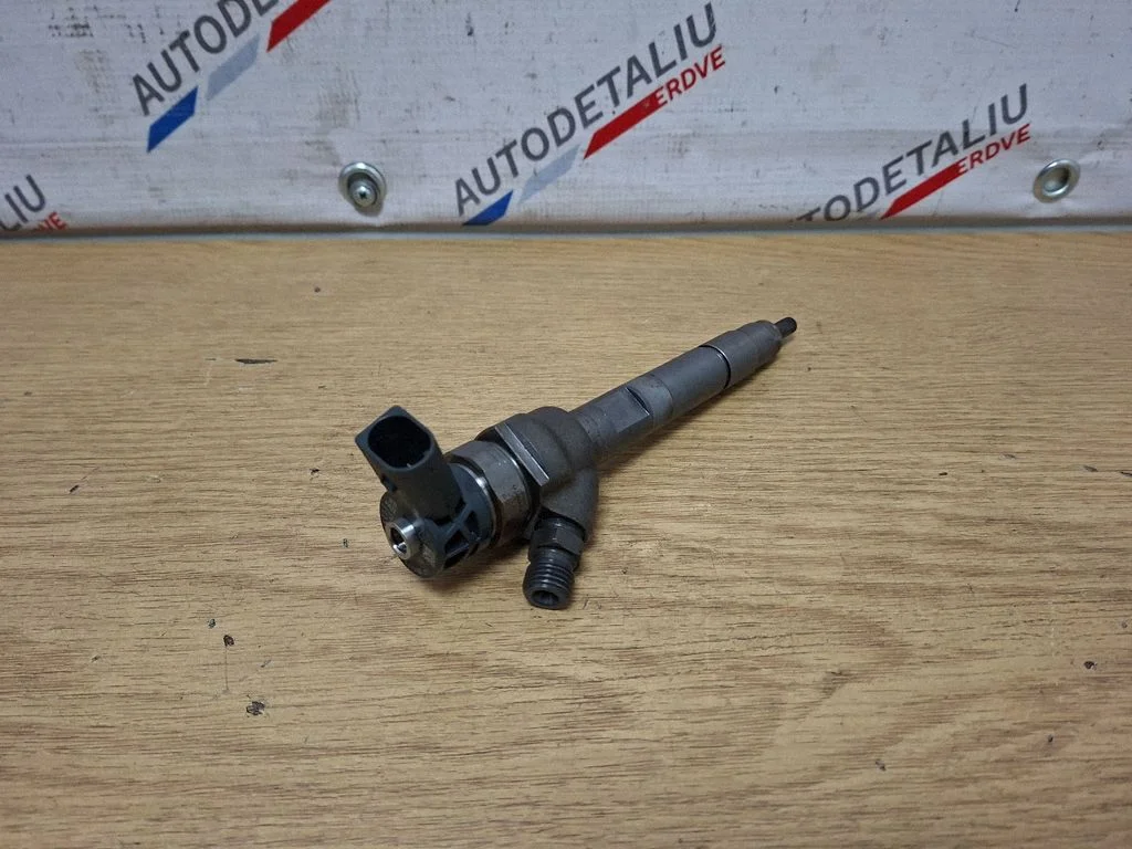Fuel injector 7810702