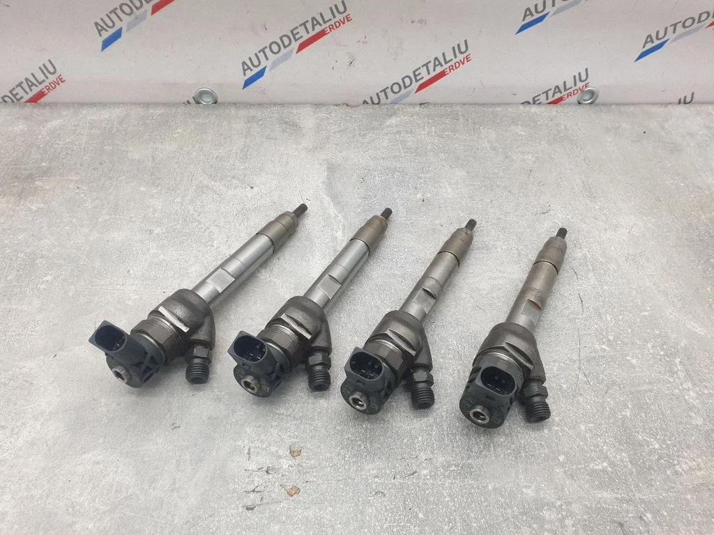 Fuel injectors set 8515060