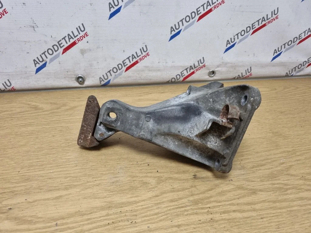 Mootori kinnituskronstein – BMW 1-seeria E82 E88 (2007-2014)
