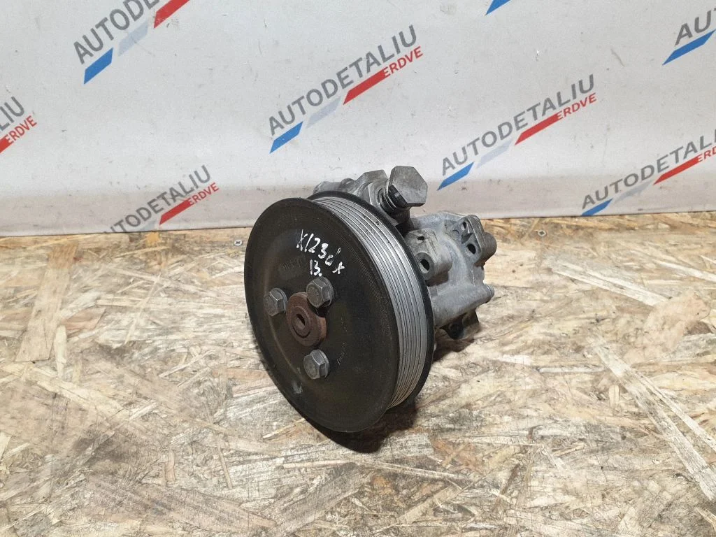 Power steering pump 6780459
