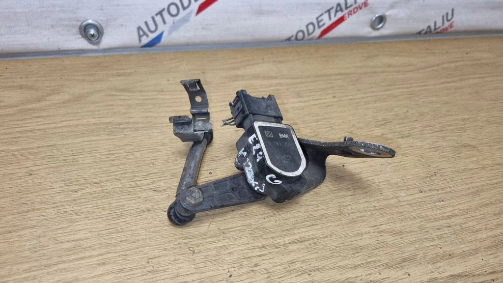 Headlight/headlamp level sensor 6785205