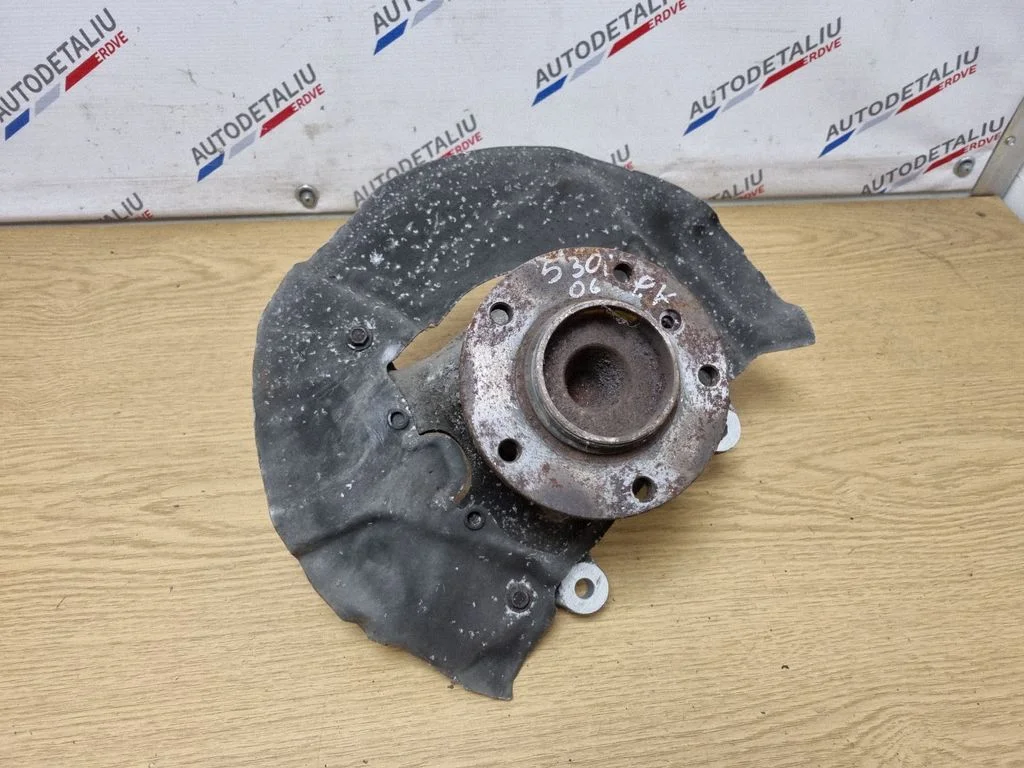 Front wheel hub – BMW 5 Series E60 E61 (2004-2010)