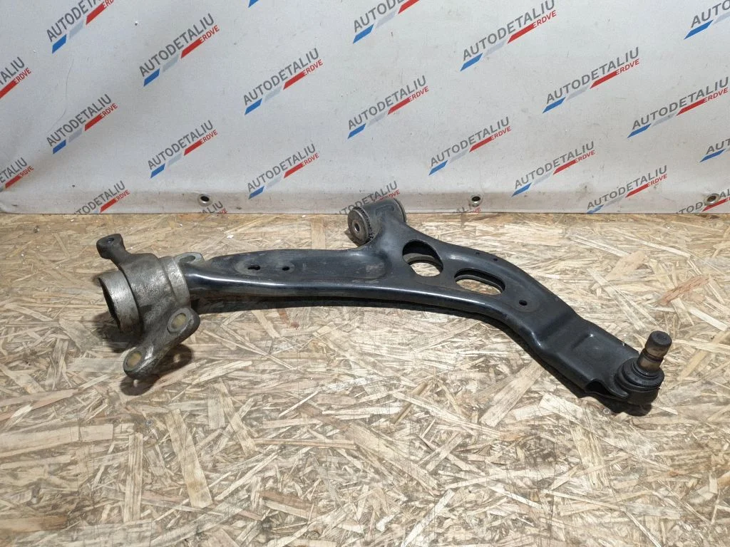 Front lower control arm/wishbone 6879844