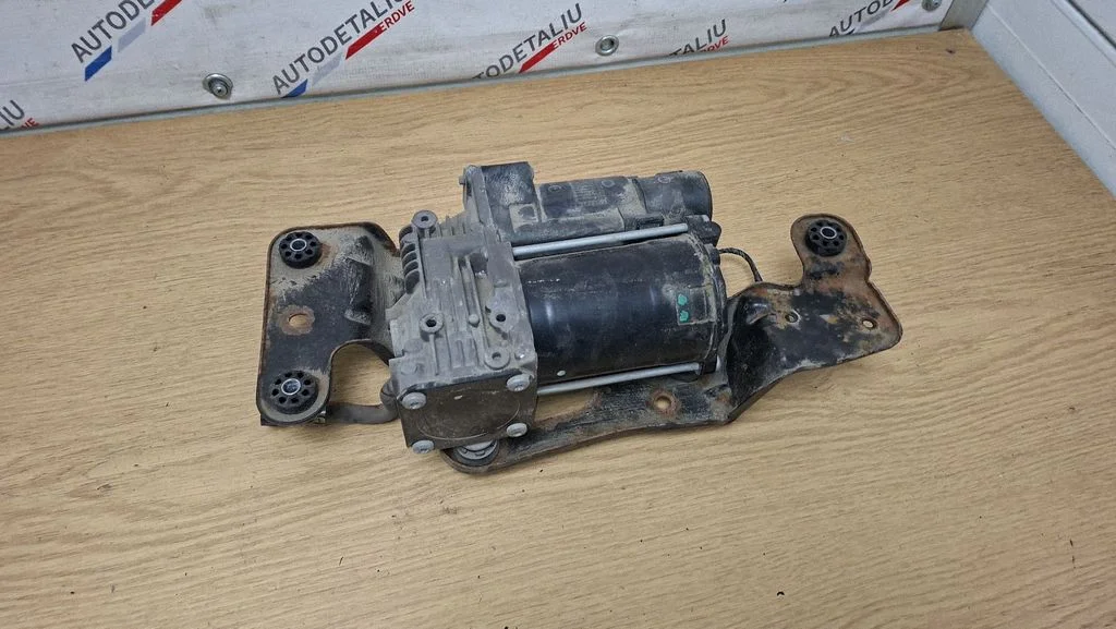 Air suspension compressor/pump 6785506