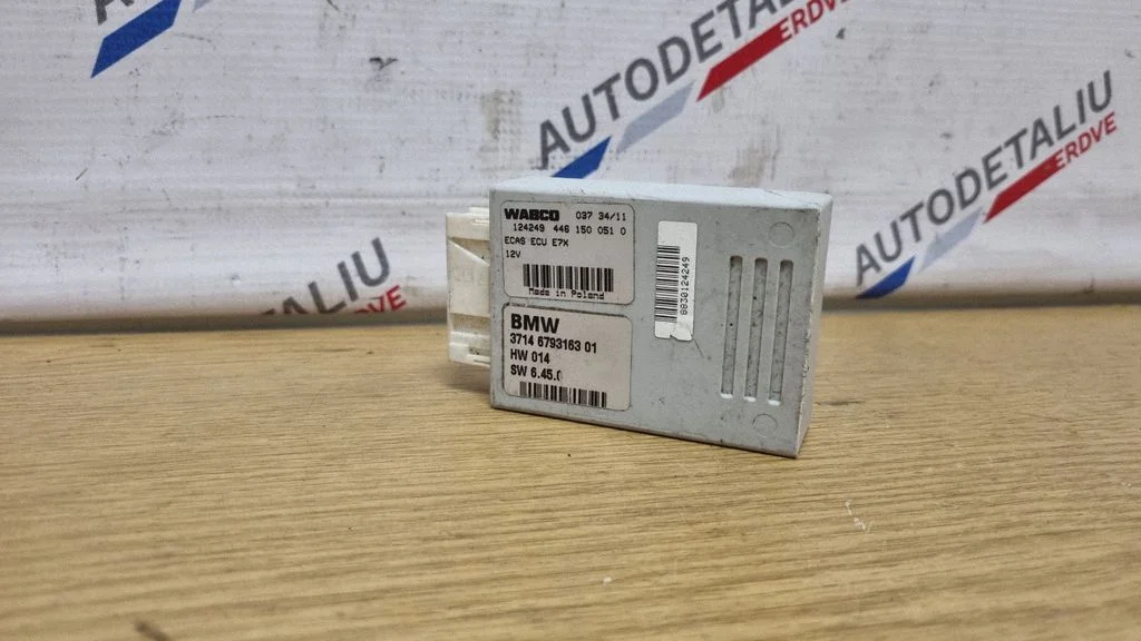 Sterownik zawieszenia pneumatycznego (tył) 6793163