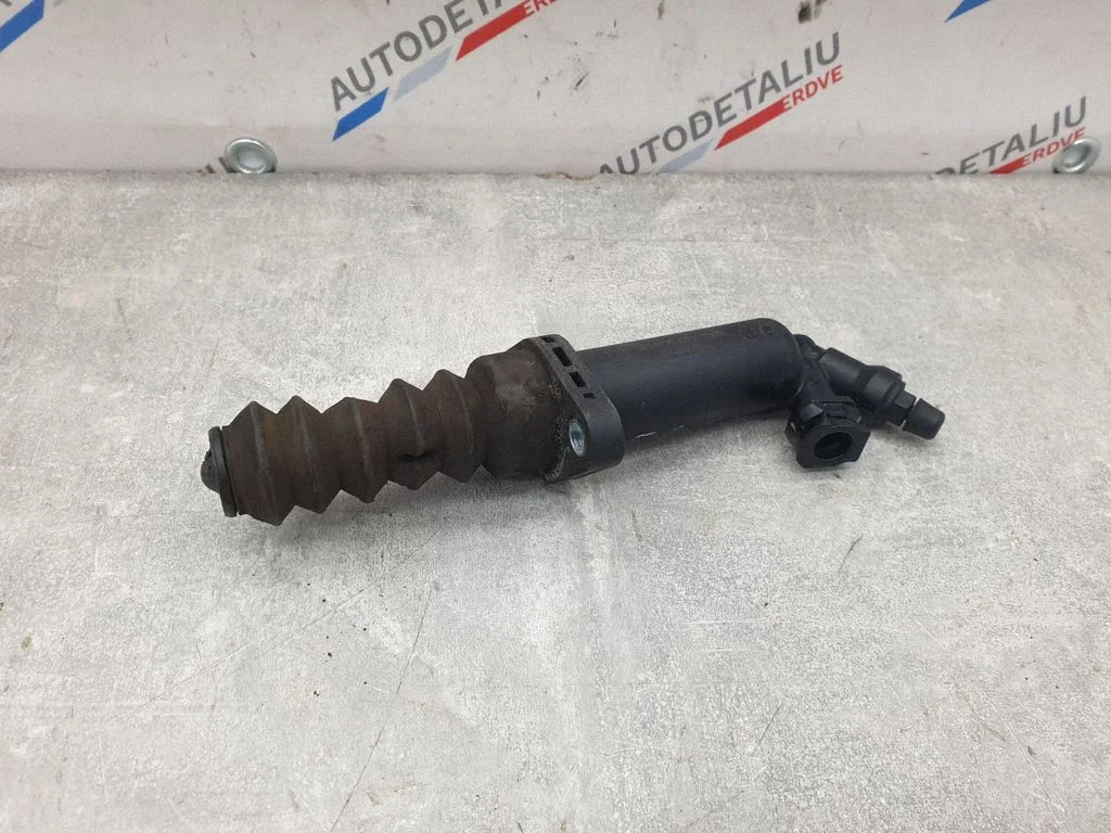 Siduri töösilinder 6854659