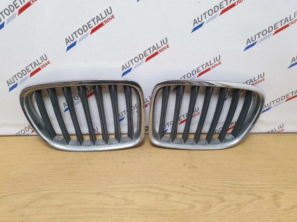 Atrapa górna (grill) 2993306