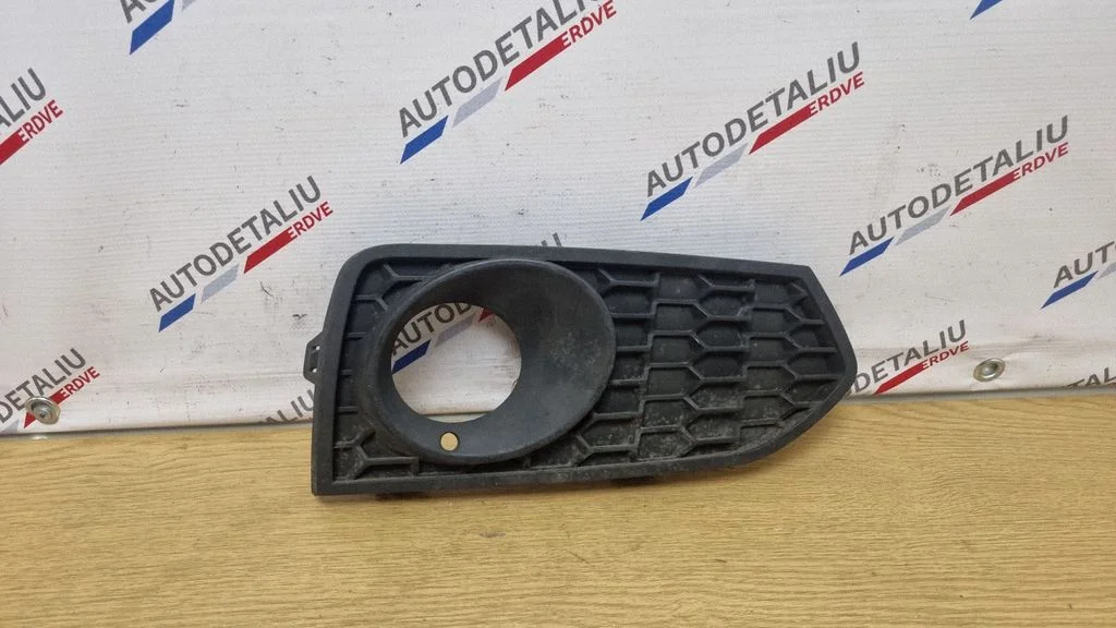 Front fog light trim/grill 8055320