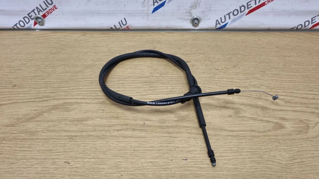 Motora pārsega slēdzenes atvēršanas trose 7300572