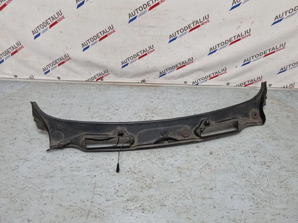 Wiper trim – BMW 3 Series E90 E91 (2005-2012)