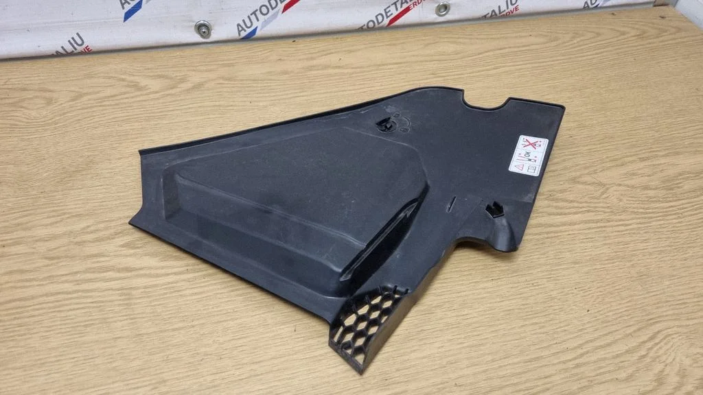 Wiper trim 7427849