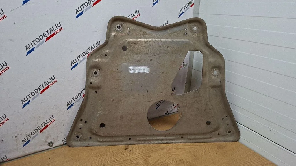 Engine splash shield/under tray 6786568