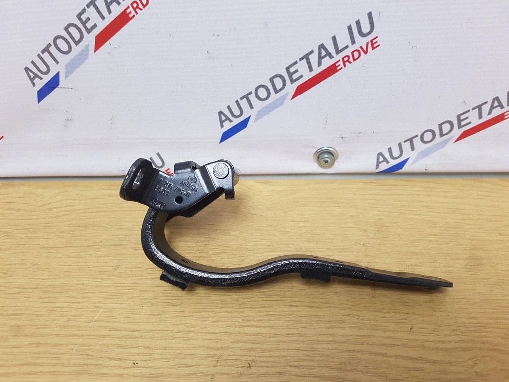 Zawiasy klapy bagażnika – BMW Seria 5 F10 F11 (2009-2016)