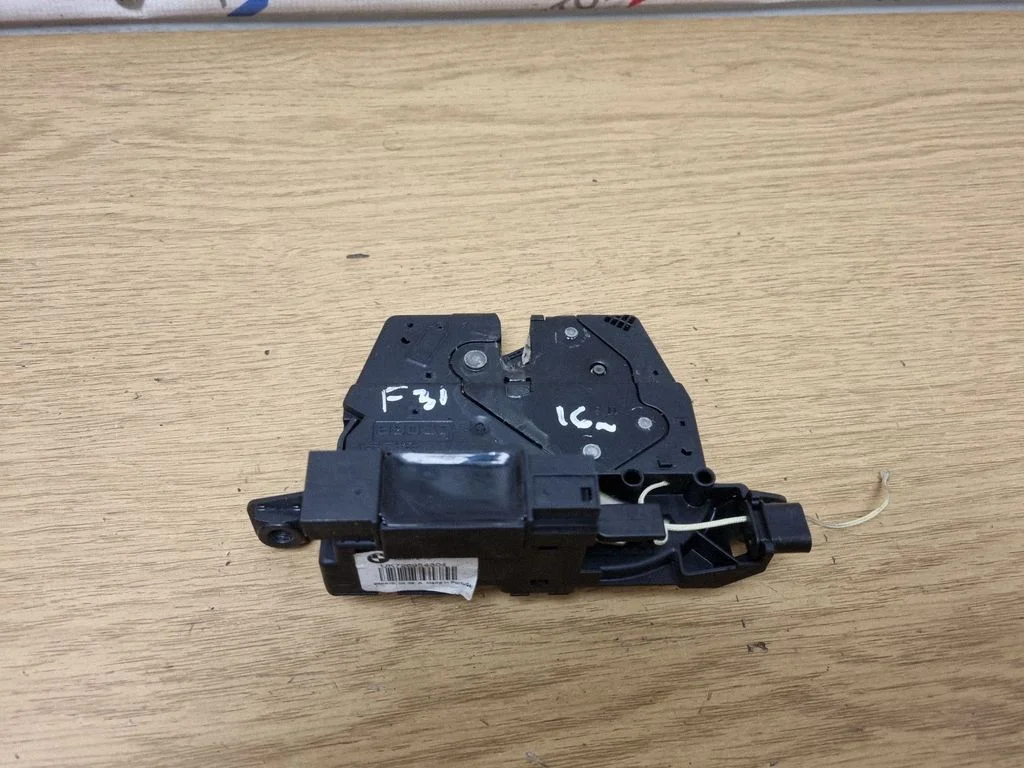 Zamek klapy bagażnika – BMW Seria 3 F30 F35 F31 (2012-2018)