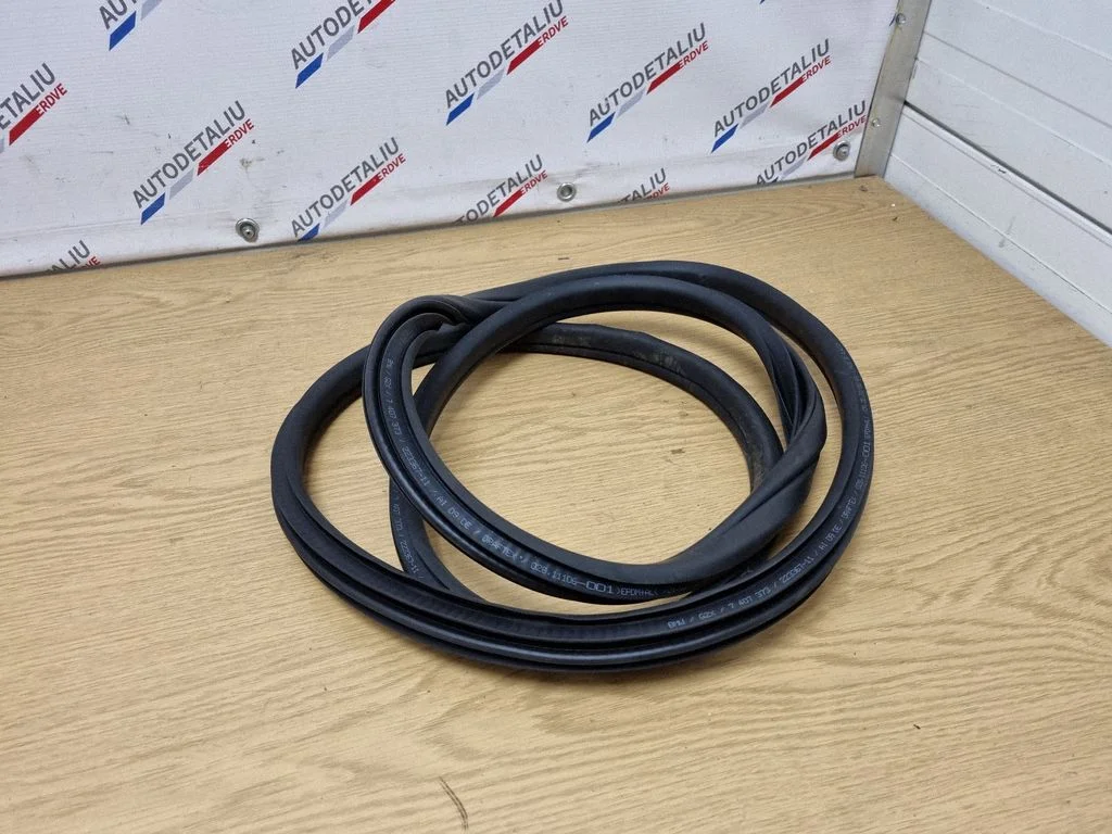 Front door rubber seal 7407373