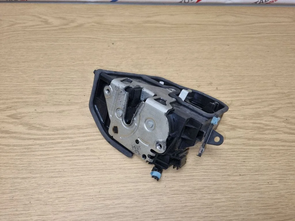 Esiukse lukk – BMW 3-seeria E92 E93 (2005-2014)