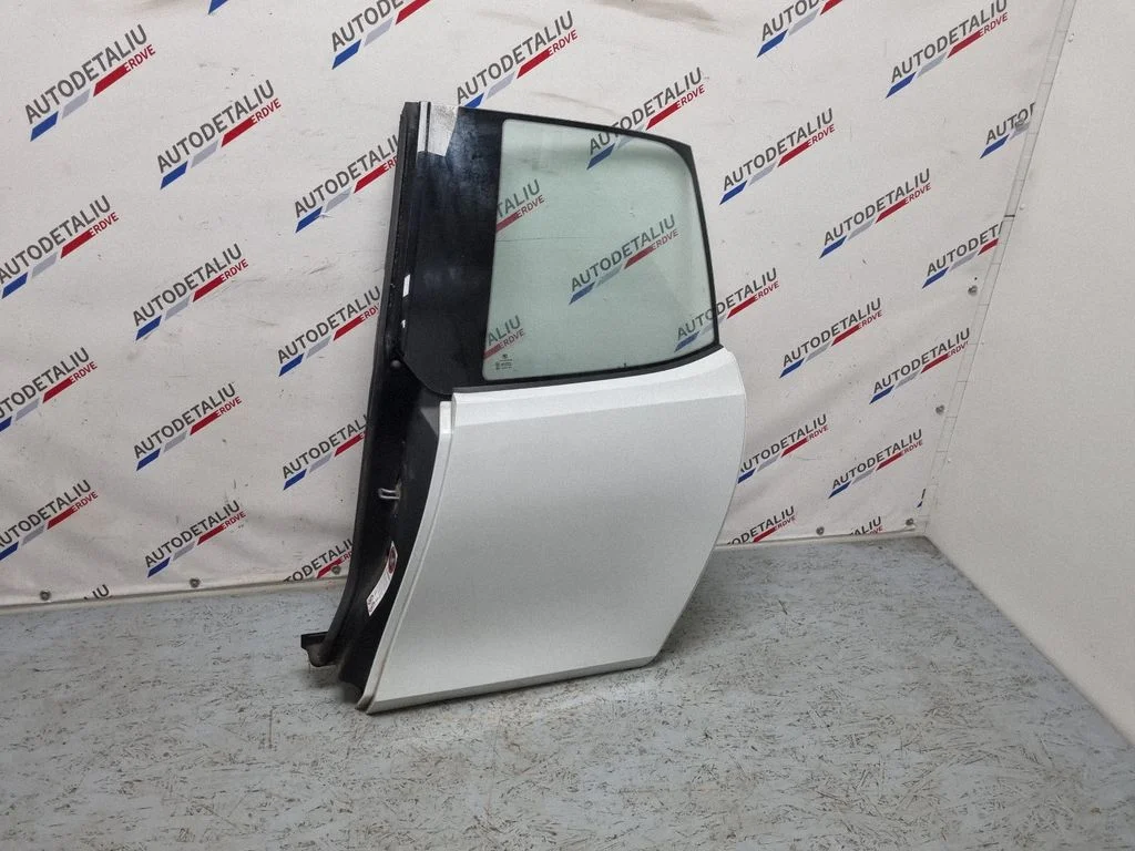 Aizmugurējās durvis 51007427335