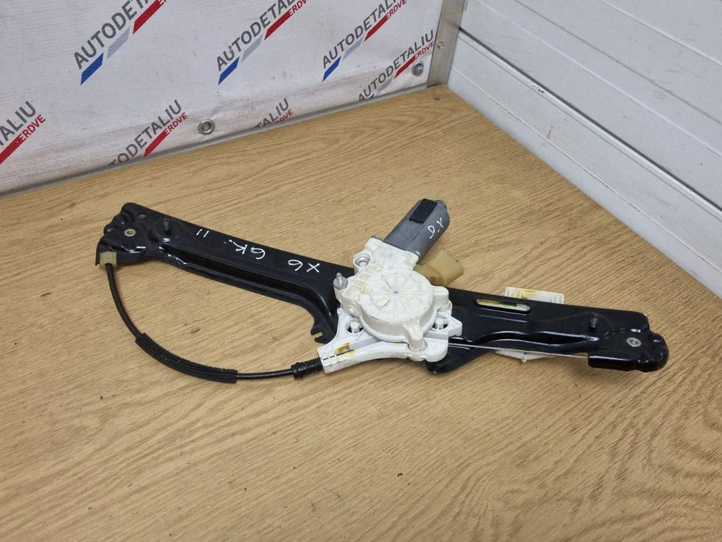 Rear door window regulator with motor 7197303