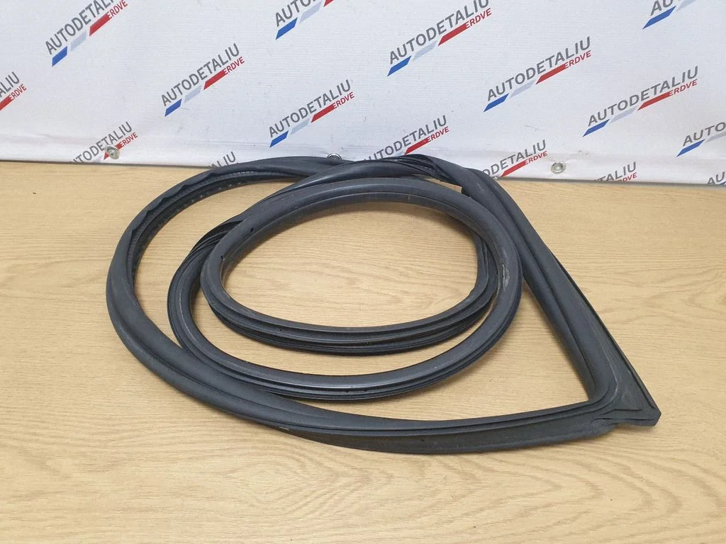 Uszczelka drzwi przednich (na karoserii) – BMW Seria 1 F20 F21 (2011-2019)