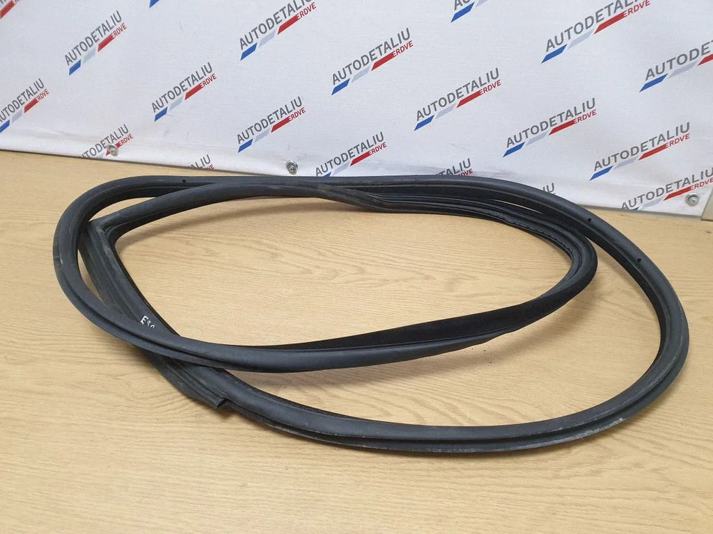 Front door rubber seal 7119092