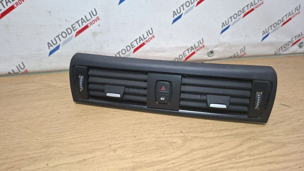 Środkowe kratki nawiewu 9205357