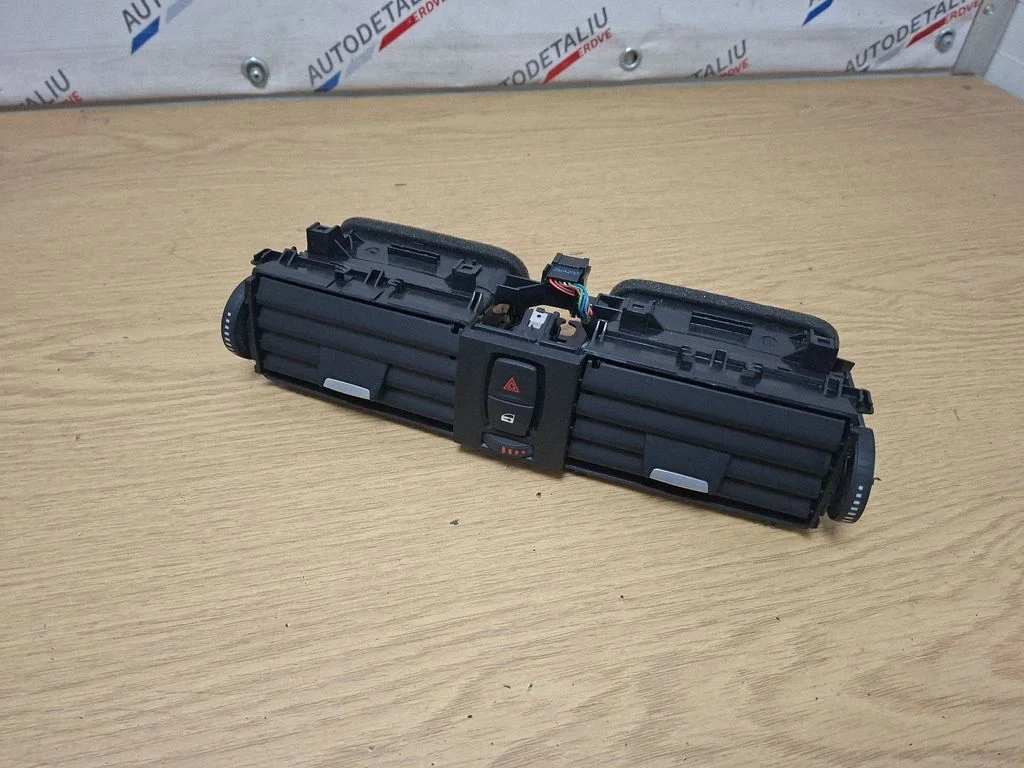 Armatuurlaua keskmine õhutusrest – BMW 3-seeria F30 F35 F31 (2012-2018)