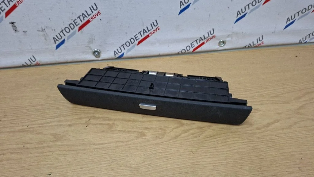 Glove box – BMW 5 Series GT F07 (2010-2017)