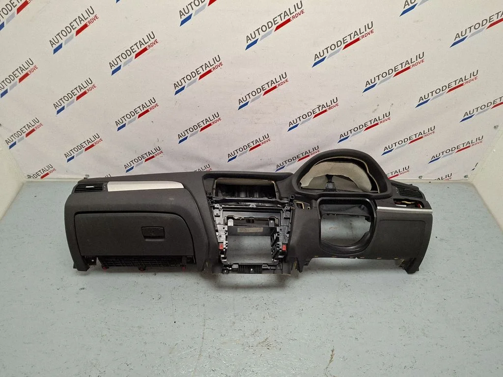 Dashboard 9913790