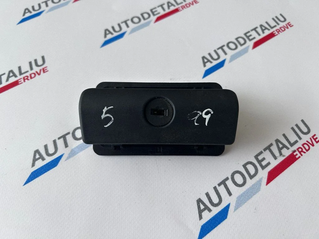 Glove box handle – BMW 5 Series E39 (1996-2003)