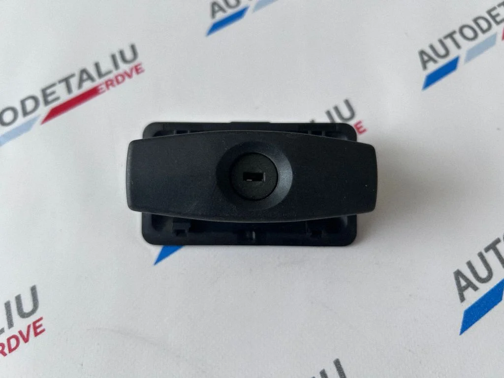 Glove box handle – BMW 5 Series E39 (1996-2003)