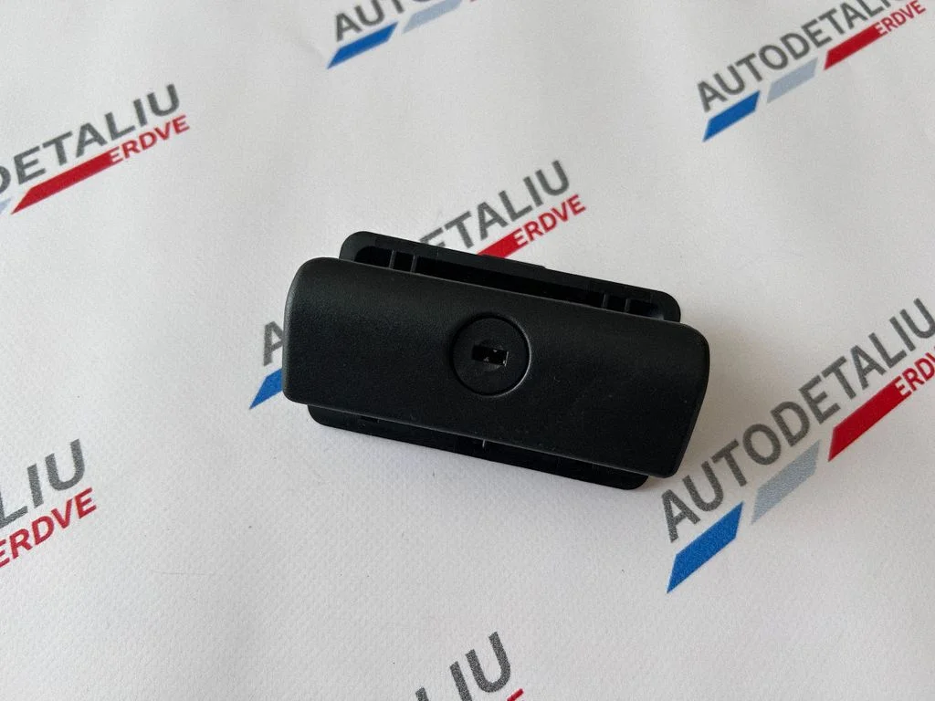 Glove box handle – BMW 5 Series E39 (1996-2003)