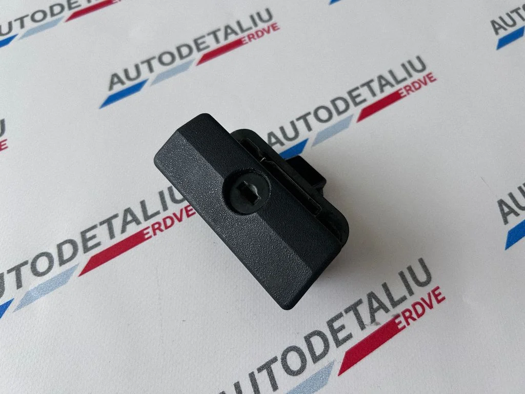 Glove box handle – BMW 5 Series E34 (1988-1996)