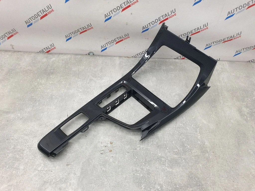 Käigukangi ümbrise viimistlus (plastik) – BMW X1 F48 F49 (2015-2022)