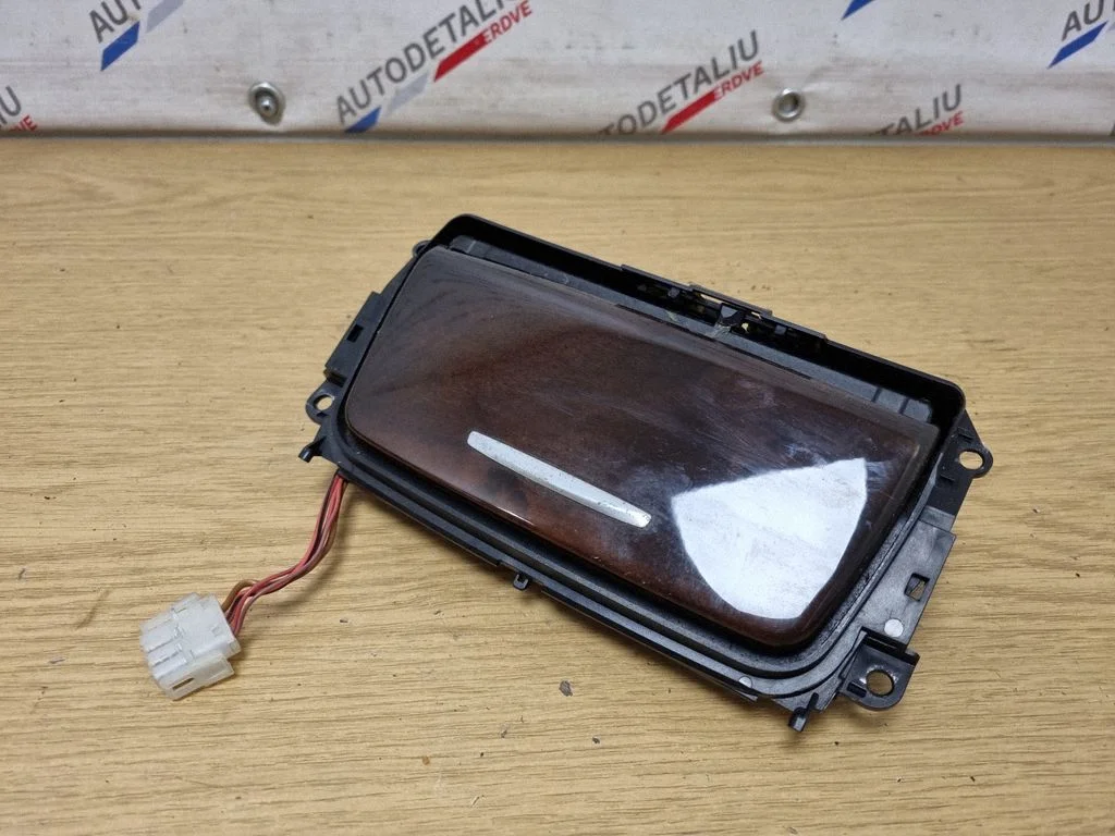 Popielniczka (przednia) – BMW Seria 3 E90 E91 (2005-2012)