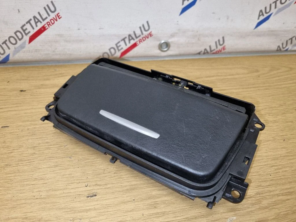 Popielniczka (przednia) – BMW Seria 3 E92 E93 (2005-2014)