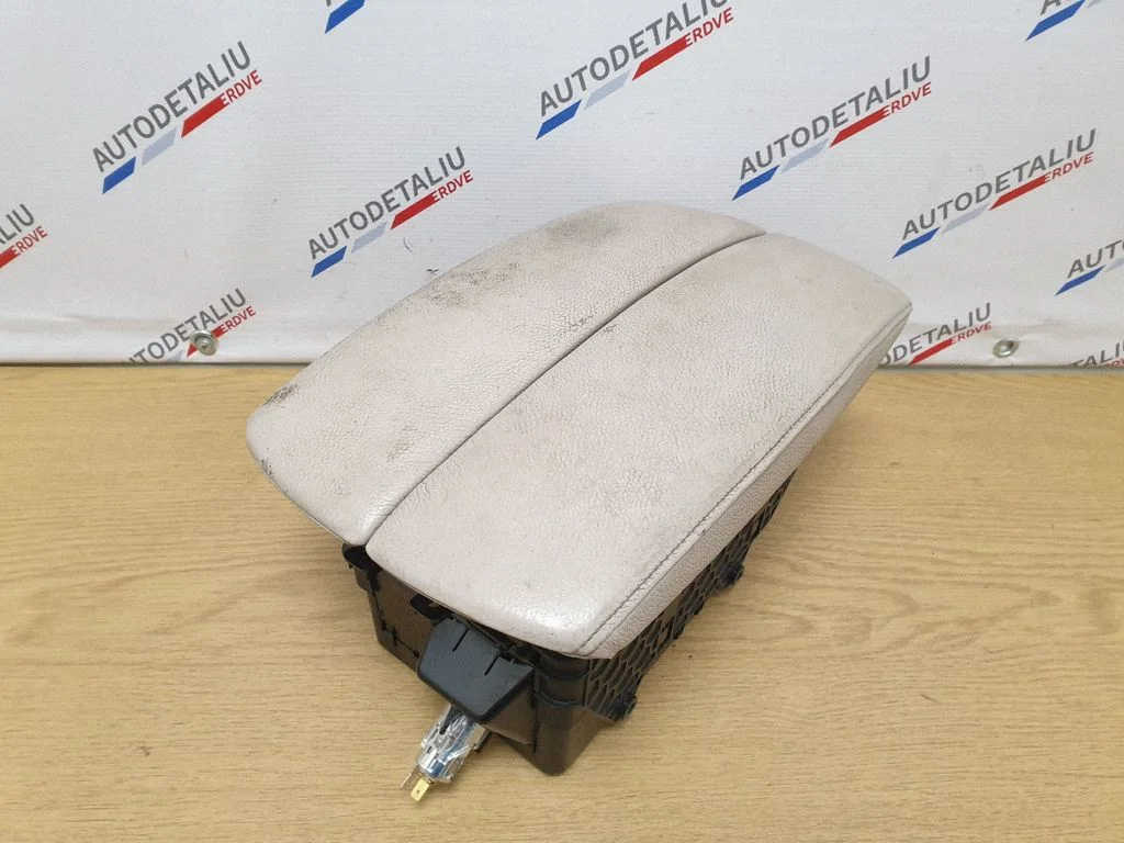 Armrest 9115084