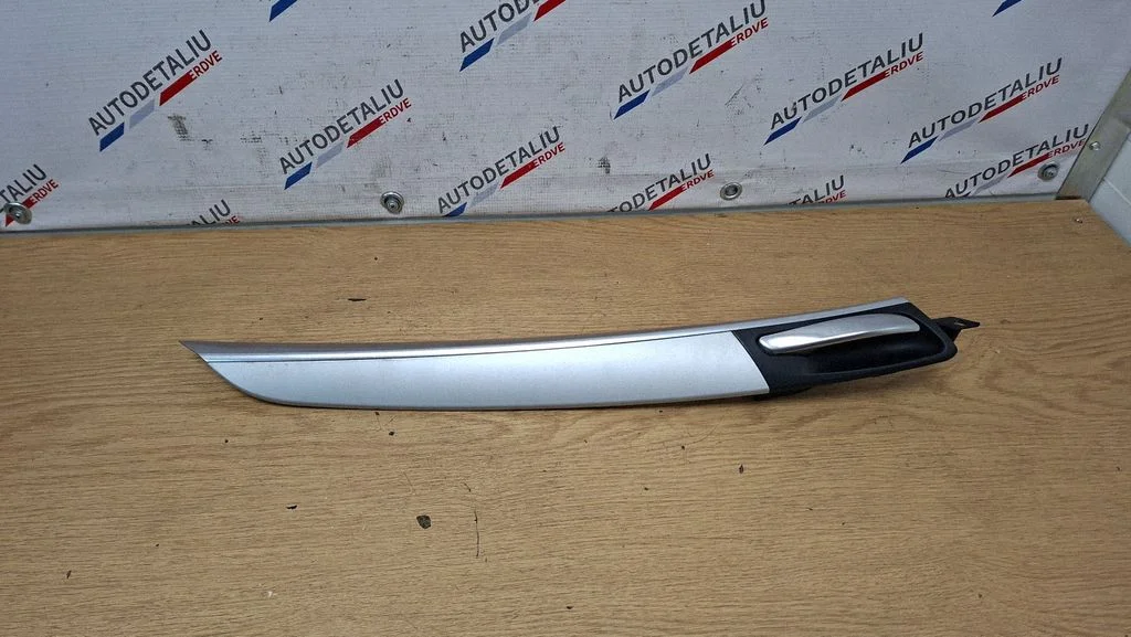 Przednia listwa ozdobna 4993001
